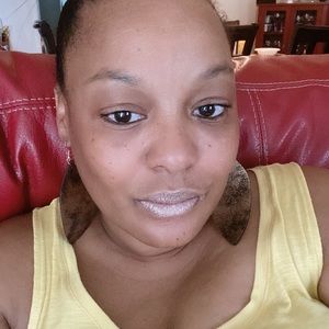 Meet your Posher, Monique